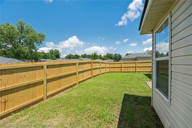 4207 N Oak Park Circle, Fort Smith, AR 72904