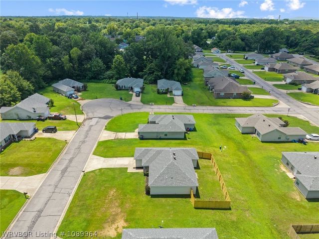 4207 N Oak Park Circle, Fort Smith, AR 72904