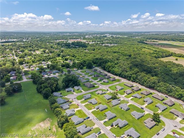 4207 N Oak Park Circle, Fort Smith, AR 72904