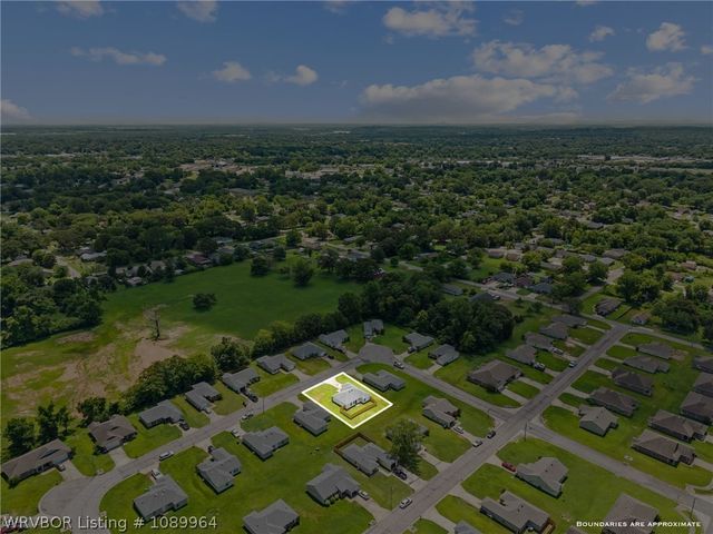 4207 N Oak Park Circle, Fort Smith, AR 72904