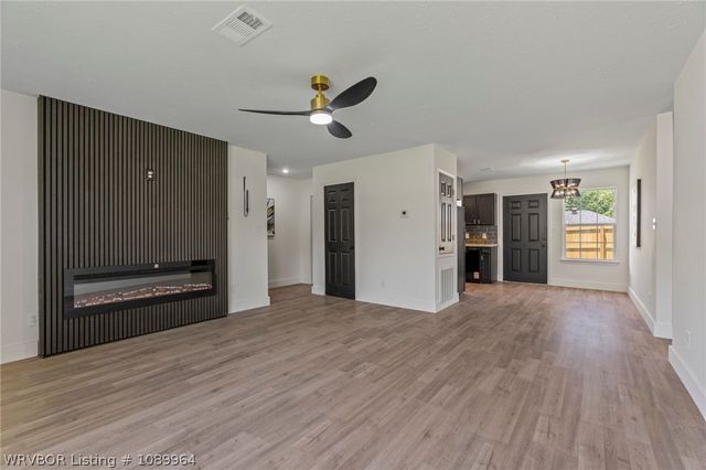 4207 N Oak Park Circle, Fort Smith, AR 72904