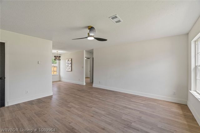 4207 N Oak Park Circle, Fort Smith, AR 72904