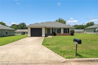 4207 N Oak Park Circle, Fort Smith, AR 72904