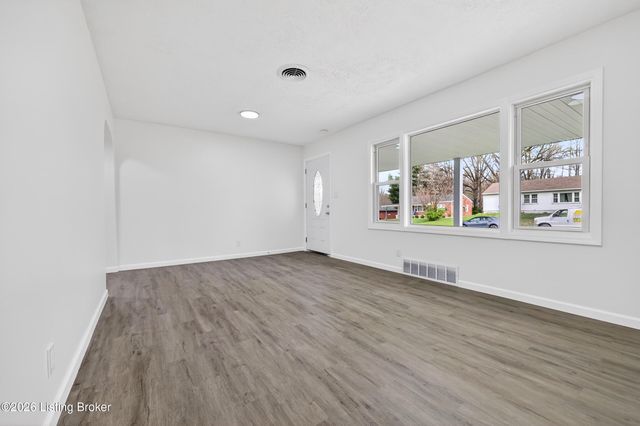 1208 Terudon Dr, Louisville, KY 40214