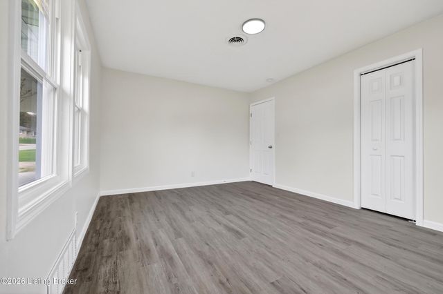 1208 Terudon Dr, Louisville, KY 40214