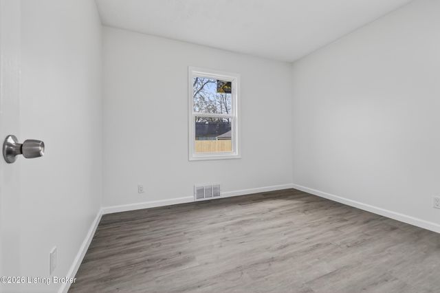 1208 Terudon Dr, Louisville, KY 40214