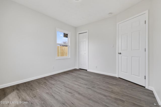 1208 Terudon Dr, Louisville, KY 40214