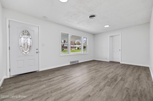 1208 Terudon Dr, Louisville, KY 40214