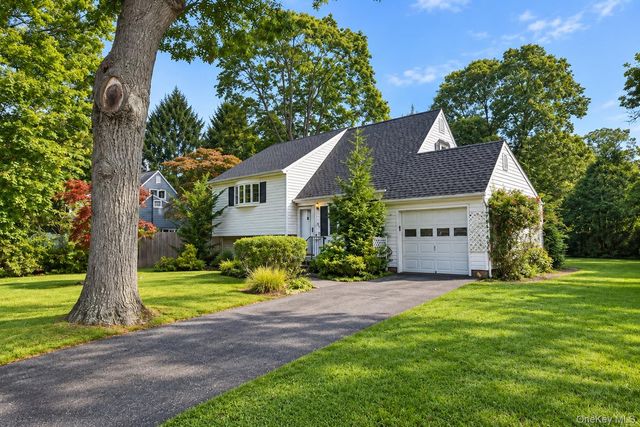 69 Circuit Road, Bellport Village, NY 11713