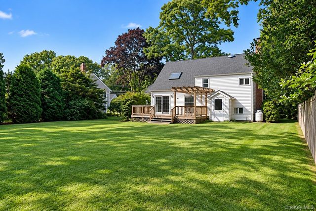 69 Circuit Road, Bellport Village, NY 11713