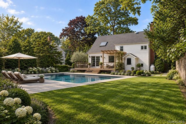69 Circuit Road, Bellport Village, NY 11713