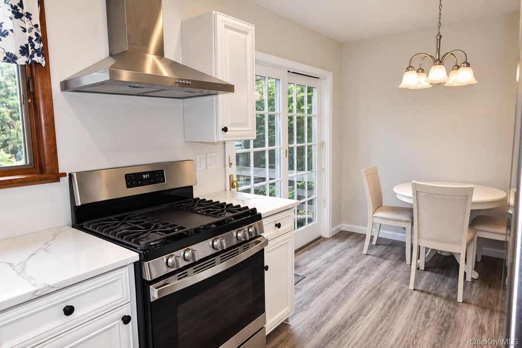 69 Circuit Road, Bellport Village, NY 11713 — photo 5