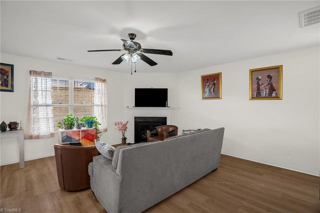 1623 Haddington Point Drive, Kernersville, NC 27284