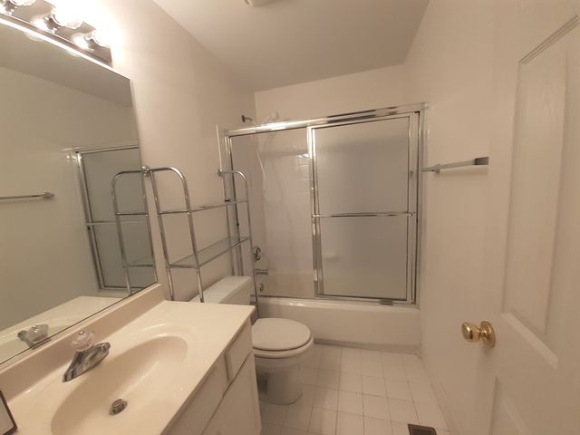 11 E Illinois Avenue, Palatine, IL 60067