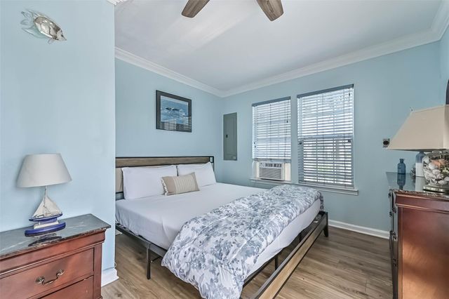 3917 3rd Street, Galveston, TX 77554