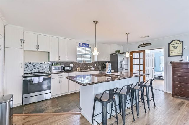 3917 3rd Street, Galveston, TX 77554