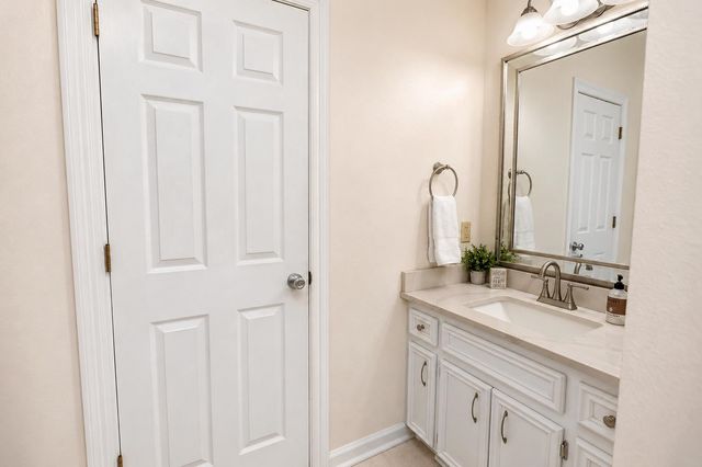 218 Blue Ridge Dr, Gray, LA 70359