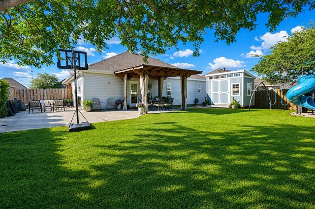 218 Blue Ridge Dr, Gray, LA 70359