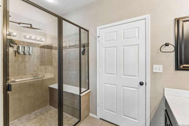 174 HIDDEN KNL, Selma, TX 78154