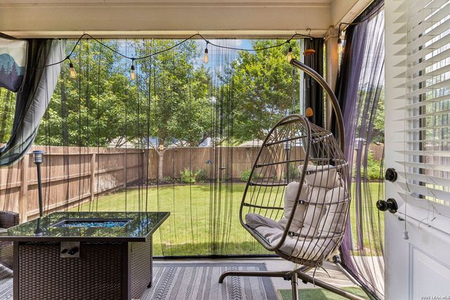 174 HIDDEN KNL, Selma, TX 78154