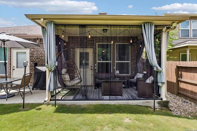 174 HIDDEN KNL, Selma, TX 78154