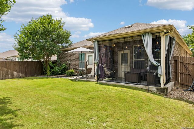 174 HIDDEN KNL, Selma, TX 78154