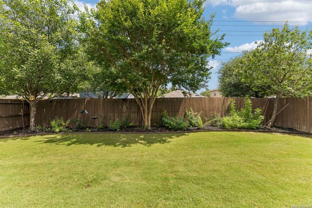 174 HIDDEN KNL, Selma, TX 78154
