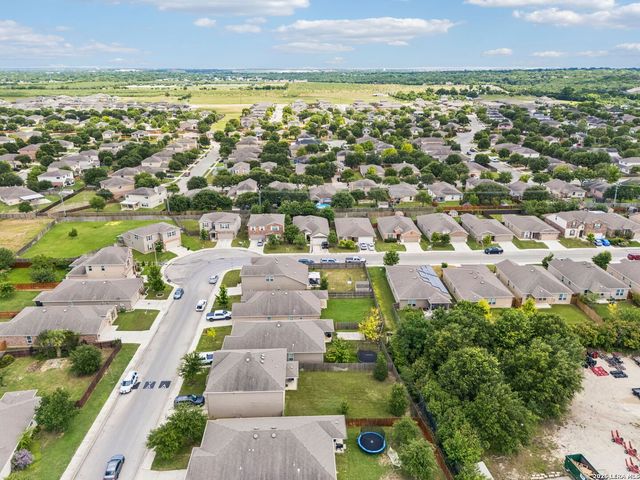 174 HIDDEN KNL, Selma, TX 78154