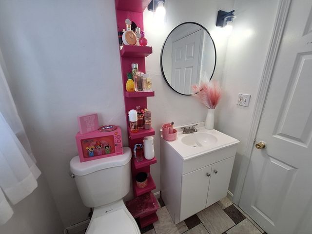 418 Rollstone St, Fitchburg, MA 01420