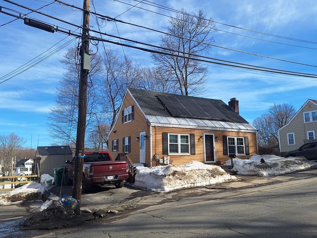 418 Rollstone St, Fitchburg, MA 01420