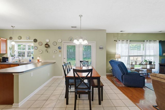 925 Seneca Park, Lexington, KY 40515
