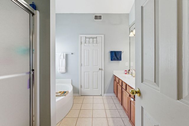 925 Seneca Park, Lexington, KY 40515