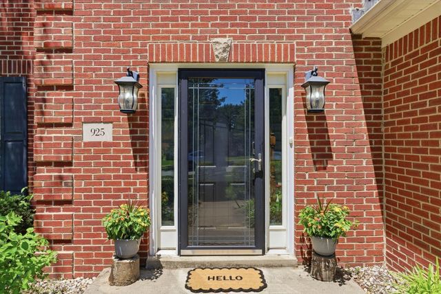 925 Seneca Park, Lexington, KY 40515