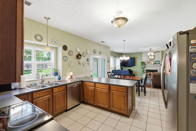 925 Seneca Park, Lexington, KY 40515