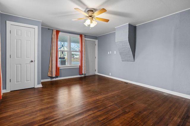 1050 E Locust Street, Springfield, MO 65803