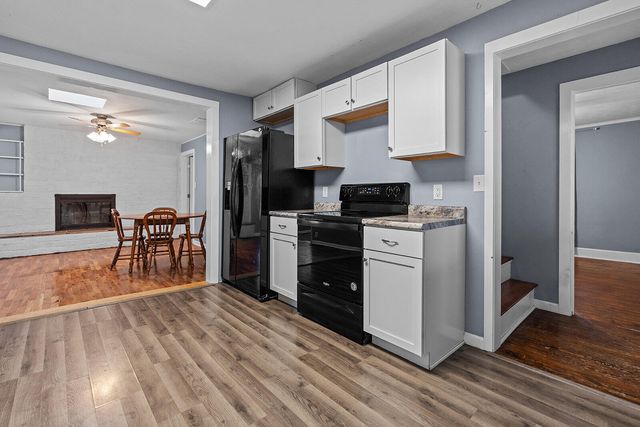 1050 E Locust Street, Springfield, MO 65803