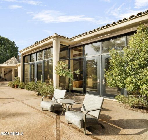 94 Biltmore Estates Drive, Phoenix, AZ 85016