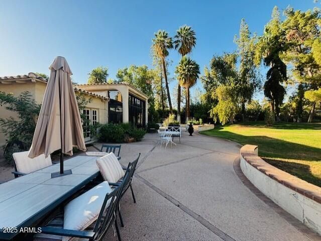 94 Biltmore Estates Drive, Phoenix, AZ 85016