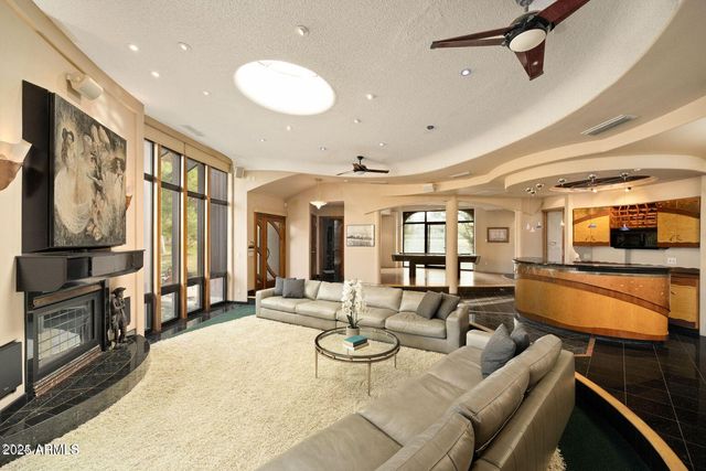 94 Biltmore Estates Drive, Phoenix, AZ 85016