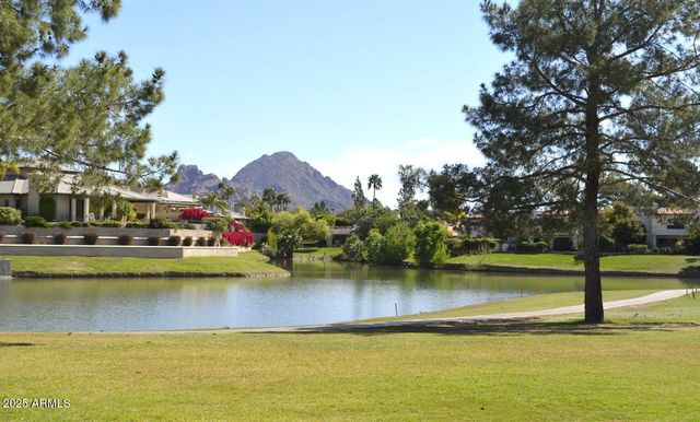 94 Biltmore Estates Drive, Phoenix, AZ 85016