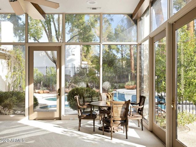 94 Biltmore Estates Drive, Phoenix, AZ 85016