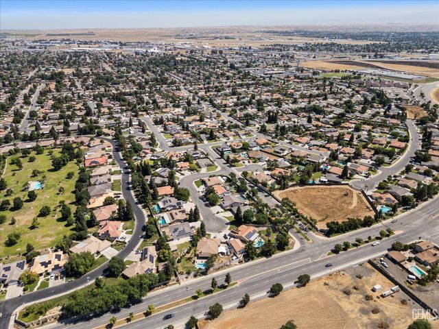 4205 Palisades Circle, Bakersfield, CA 93308