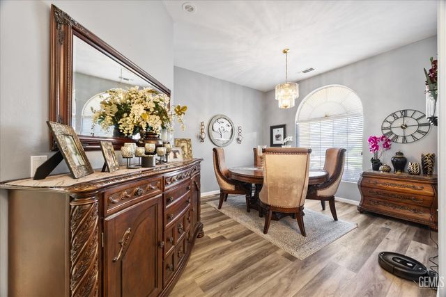4205 Palisades Circle, Bakersfield, CA 93308