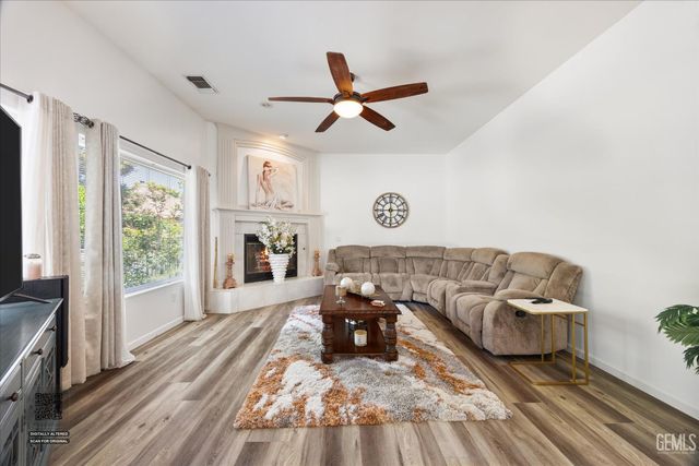 4205 Palisades Circle, Bakersfield, CA 93308