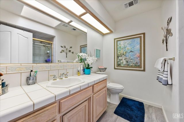 4205 Palisades Circle, Bakersfield, CA 93308