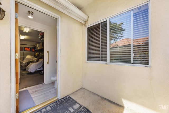4205 Palisades Circle, Bakersfield, CA 93308