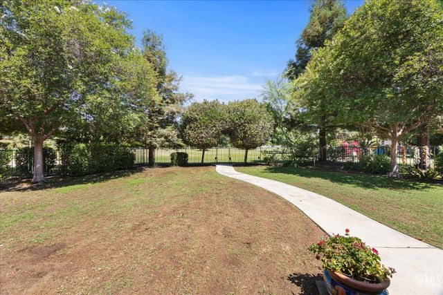 4205 Palisades Circle, Bakersfield, CA 93308