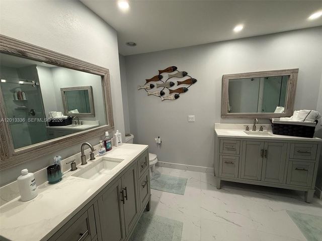 24 Lexington Ln W A, Palm Beach Gardens, FL 33418
