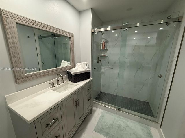 24 Lexington Ln W A, Palm Beach Gardens, FL 33418
