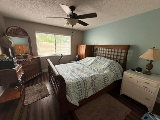 24 Lexington Ln W A, Palm Beach Gardens, FL 33418